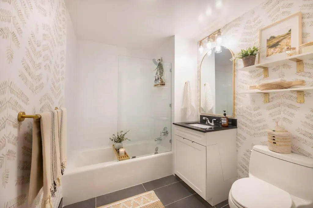 Apartament Designer Apt For 6, City Views, Near Times Square! Nowy Jork